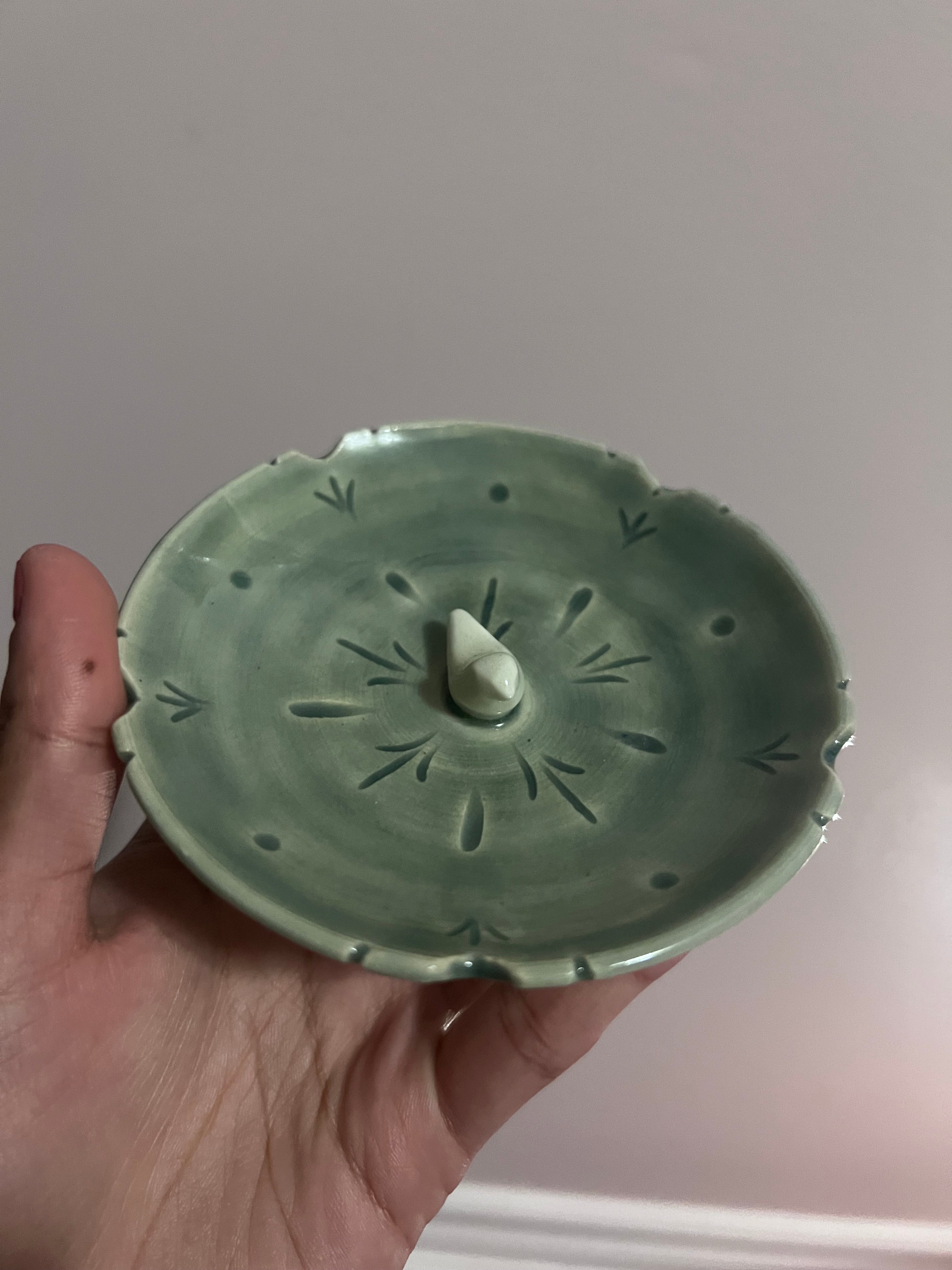 Trinket dish with bird
