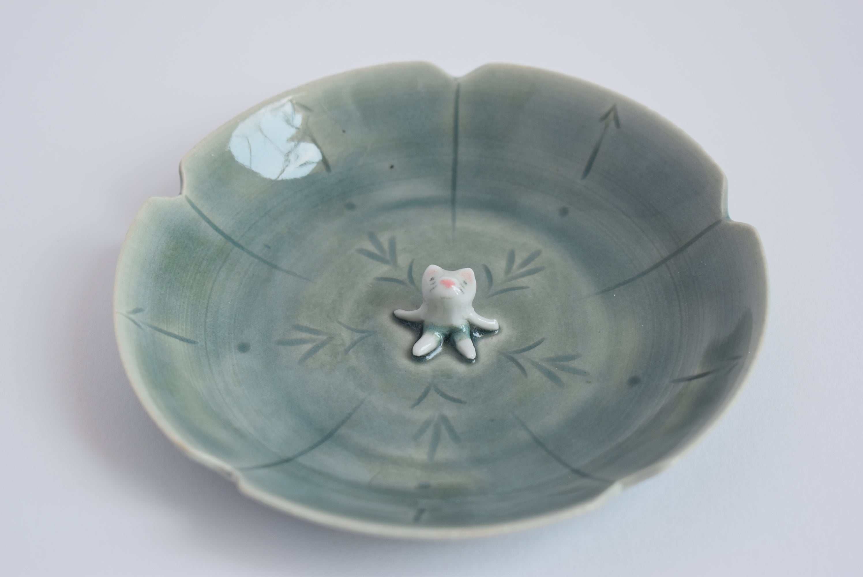 Trinket Dish With Mouse