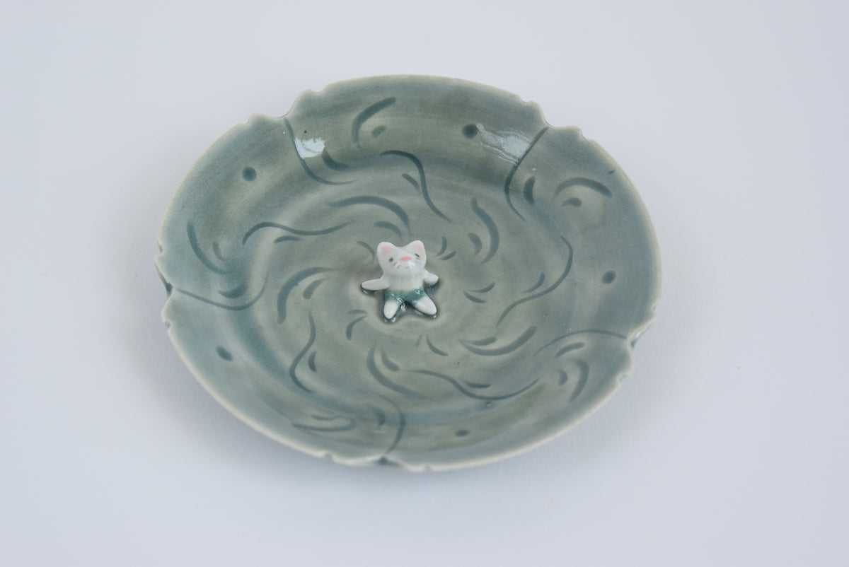 Decorative Plate With Mouse