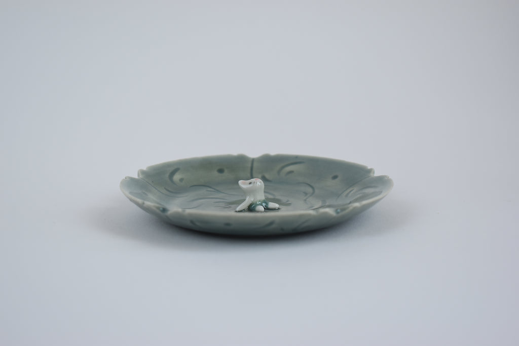 Decorative Plate With Mouse