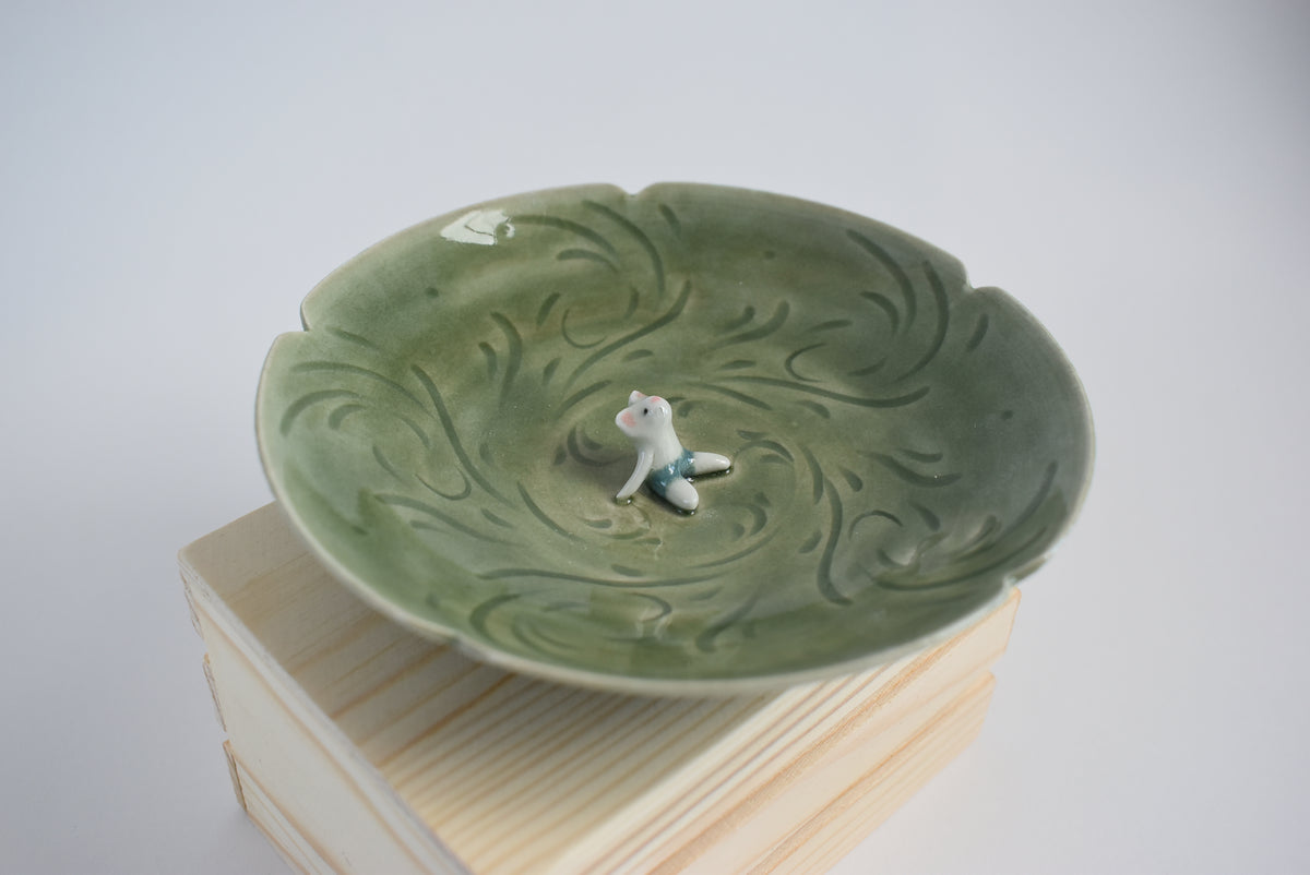 Trinket Dish with Mouse